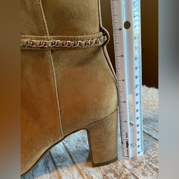 NEW w/o box Anne Klein Suri High Heel Bootie in Sand Faux Suede Women's Size 7 - Picture 12 of 12